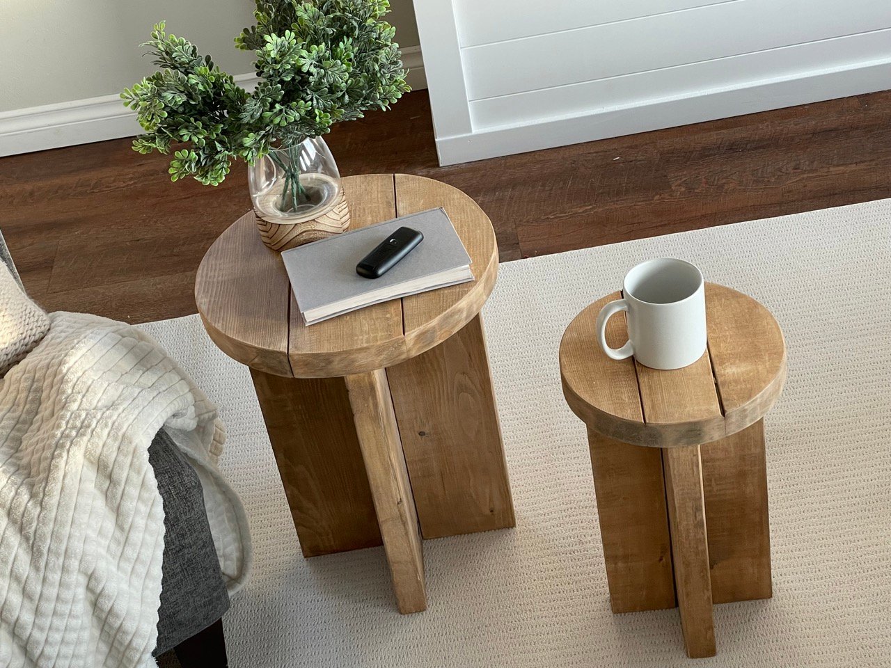 Round wood store end table